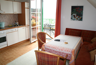 Wohnküche - Ferienwohnung direkt am Wörthersee, Seevilla Annelies, Maria Wörth, Kärnten